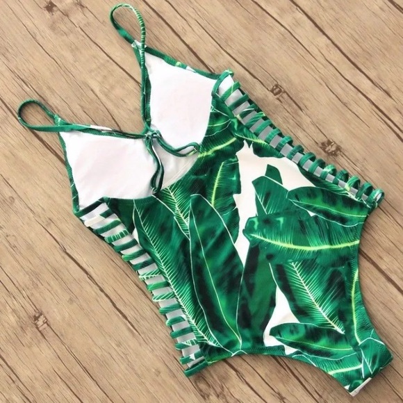 ♡ Palm Print Swimsuit - Picture 6 of 7